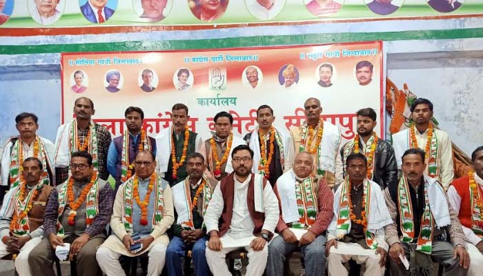 प्रियंका की अगुवाई में कांग्रेस ने ली अंगड़ाई, खड़ा हो गया सीतापुर में संगठन