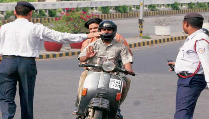 दिल्ली वाले सावधानः सड़क पर ड्राइविंग से पहले जान लें ये नियम, वरना होगा नुकसान