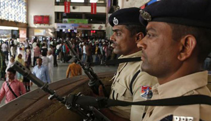 दिल्ली धमाके के बाद देशभर में हाई अलर्ट, सभी जगहों की बढ़ाई गई सुरक्षा
