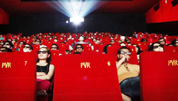खचाखच भरेंगे सिनेमाहॉल: 100% सीटों को भरने की इजाजत, इन नियमों का पालन जरुरी