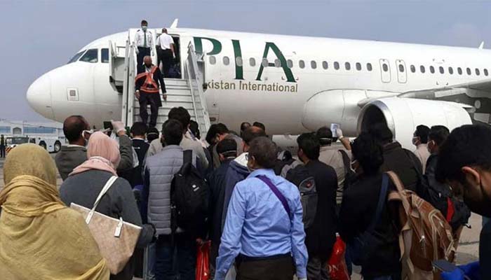 पाकिस्तान की निकल गई हेकड़ी, इस देश ने पैसेंजर प्लेन किया जब्त, 18 यात्री फंसे