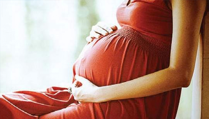 Mau News: ठंड में गर्भवती महिलाएं रखें अपना खास ध्यान, चिकित्सकों ने दी राय