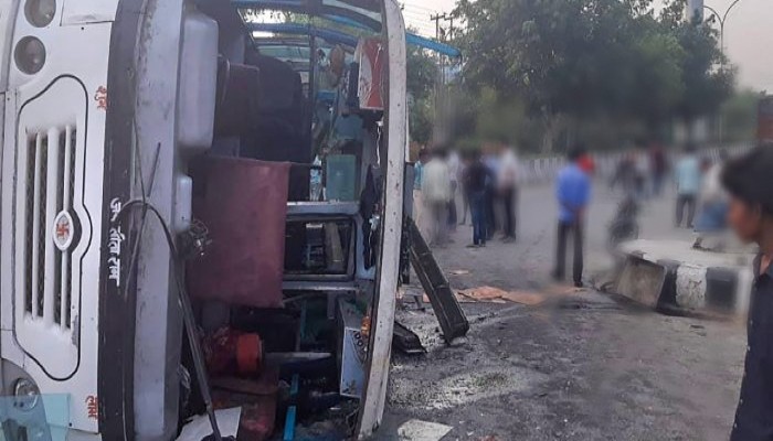 बिहार में बस हादसा: ट्रक से हुई जोरदार भिड़ंत, 20 यात्री घायल