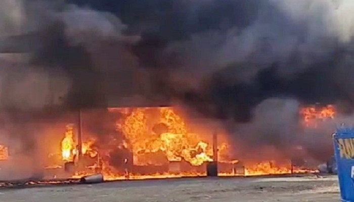 तेल का टैंकर फटा: पेट्रोलियम फैक्टरी में लगी आग, छत्तीसगढ़ में बड़ा हादसा