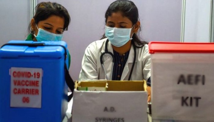 वैक्सीन के बाद बीमार: भारत में दिखा पहला मामला, दो महिलाओं की तबियत बिगड़ी