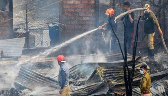 धमाके से हिली दिल्ली: घर का आंगन मासूमों की चीख से दहला, बचाने पहुंची टीम