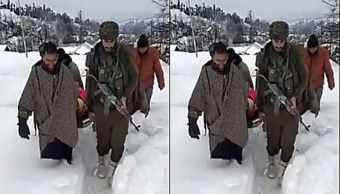 बर्फबारी में फंसी गर्भवती महिला: सैनिकों ने ऐसे पहुंचाया अस्पताल, देखें वीडियो