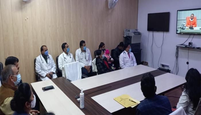 कानपुर देहात: CM योगी बोले- मेहनत व ईमानदारी से कार्य करें चिकित्साधिकारी
