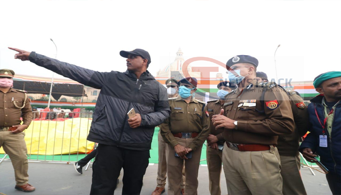 लखनऊ: गणतंत्र दिवस की पूर्व संध्या पर जायजा लेने पहुंचे ज्वाइंट पुलिस कमिश्नर नवीन अरोरा