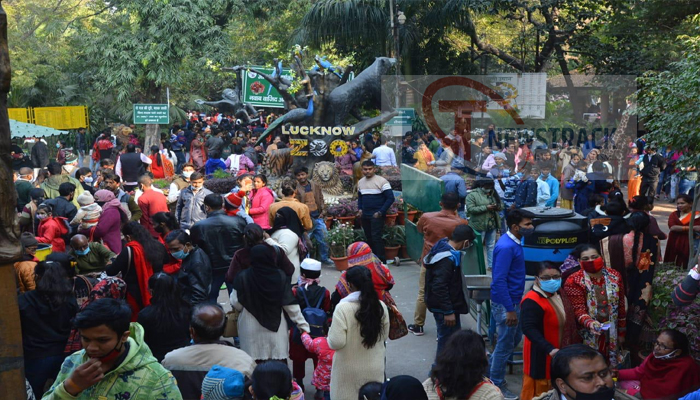 Lucknow Zoo Photos: साल का पहला दिन बना यादगार, टिकट के लिए लंबा इंतज़ार