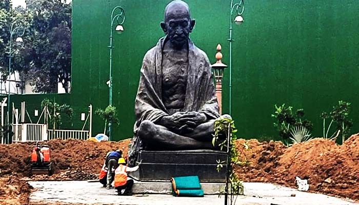 नया संसद भवन: अब नहीं दिखेगी महात्मा गांधी की प्रतिमा, अस्‍थाई तौर पर हटाया