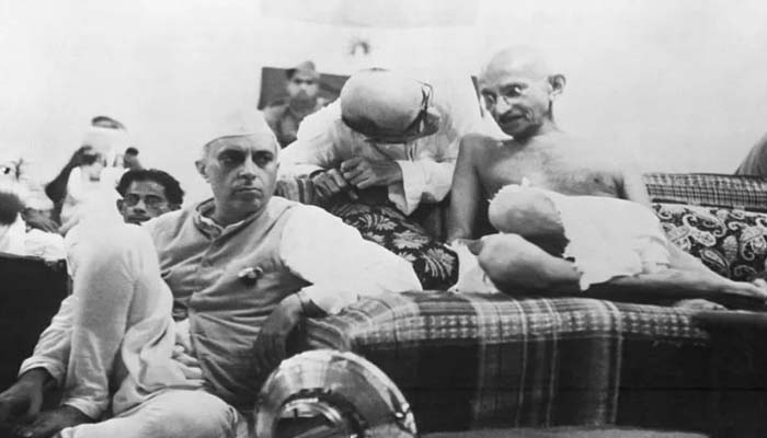 छाया की तरह रहते थे गांधी के साथ, ऐसे थे महादेव देसाई