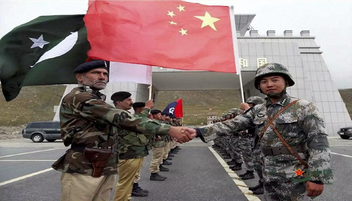 LAC पर युद्ध को तैयार चीन, इस तरह पाकिस्तान को बना रहा अपना हथियार