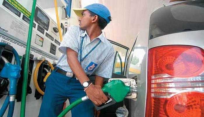 पेट्रोल 100 रुपये पार: आम आदमी की हालत हुई खराब, जानें अपने शहर के रेट
