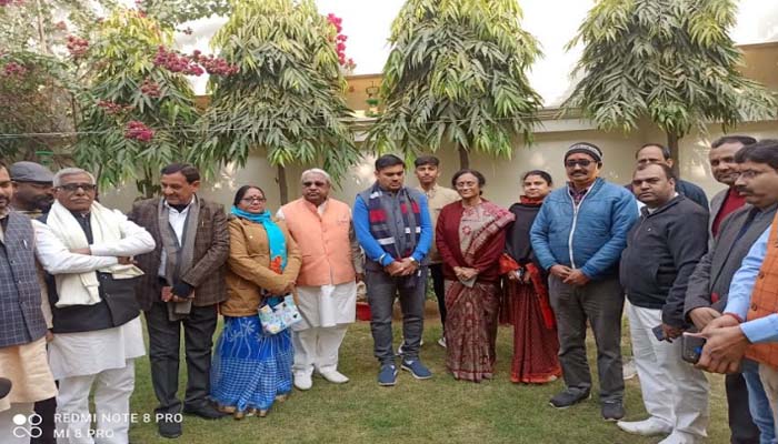 सीतापुर में रीता बहुगुणाः दिवंगत कांग्रेसी के परिजनों से मिलीं, PM के लिए कही ये बात