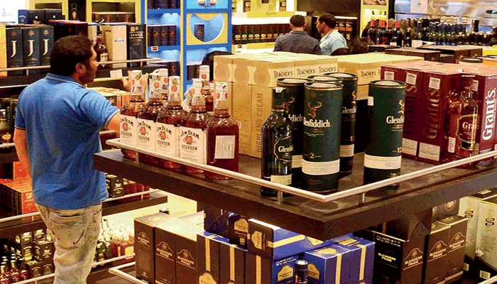 शराब पर बड़ा ऐलान: अब खरीदारों की बढ़ेगी मुश्किलें, सरकार आई एक्शन में