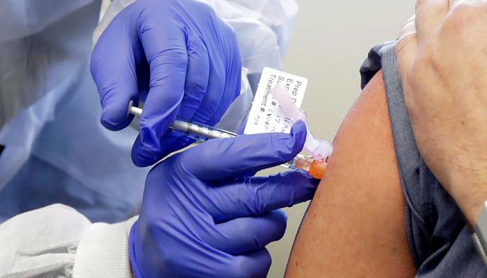 कोरोना वैक्सीनेशन 4 लाख लोगों का, स्वास्थ्य मंत्री आज लगवाएंगे टीका