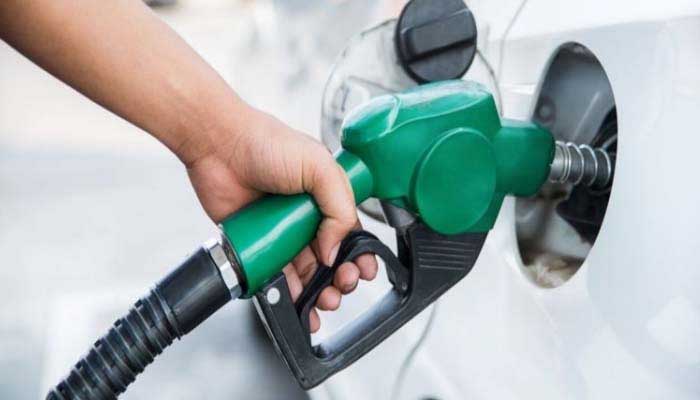फ्री में Petrol Diesel: महंगे होने की ना करें टेंशन, ऐसे मिलेगा सीधे 50 लीटर पेट्रोल