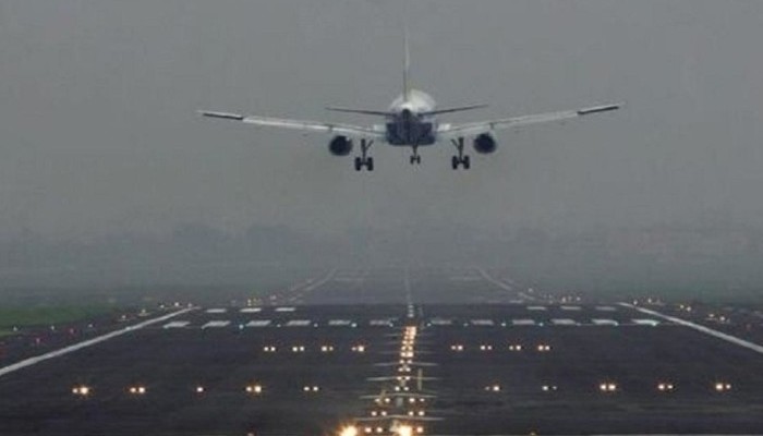 धूं-धूं कर जला विमान: सैकड़ों यात्रियों की चीखों से कांपा एयरपोर्ट, अचानक इंजन फेल