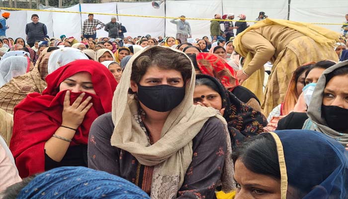 ट्रैक्टर रैली में जान गंवाने वाले नवरीत के अंतिम अरदास में शामिल हुई प्रियंका गांधी