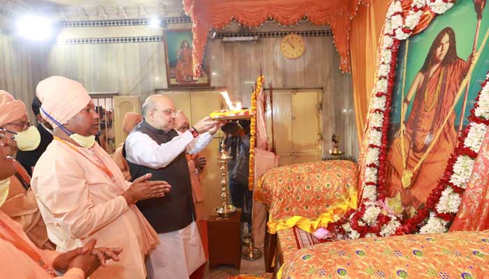ममता-शाह का आमना-सामना: गृहमंत्री ने की पूजा-अर्चना, बंगाल में गरजेंगे दोनों दिग्गज