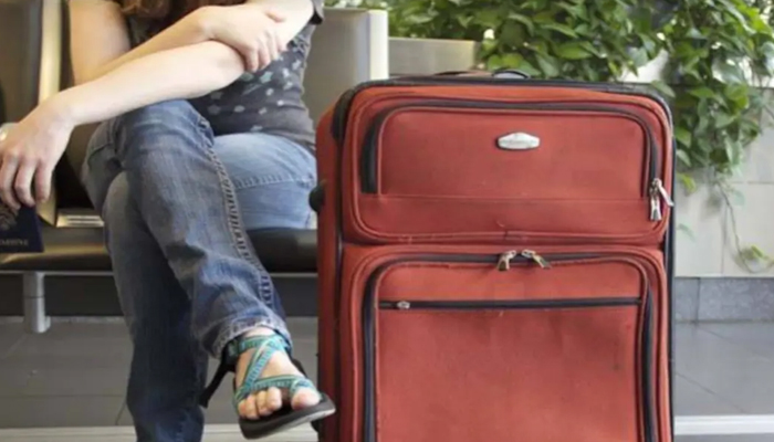 Travel Trips: घूमने के हैं शौकीन तो बैग पैक करते समय रखें इन बातों का ख्याल
