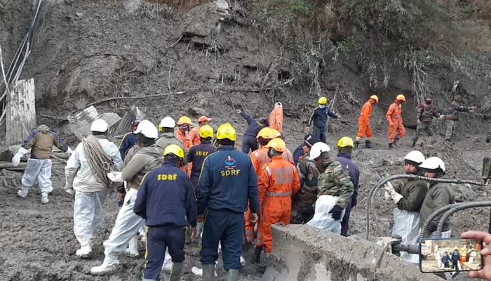 चमोली में जल प्रलय: 15 और शव बरामद, UP के 64 लोग लापता