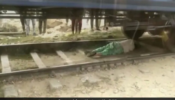 स्टेशन पर दहले लोग: महिला के ऊपर से निकल गई पूरी ट्रेन, तभी हुआ चमत्कार
