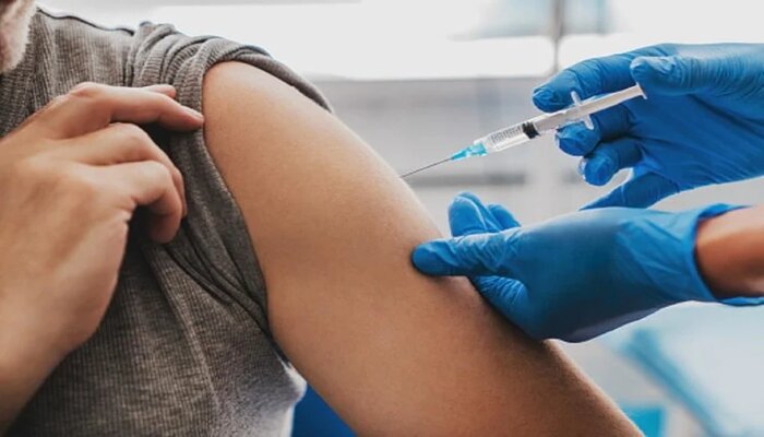 कोरोना हो चुका है तो भी जरूर लें वैक्सीन, संक्रमण अवस्था में नहीं लगेगा टीका