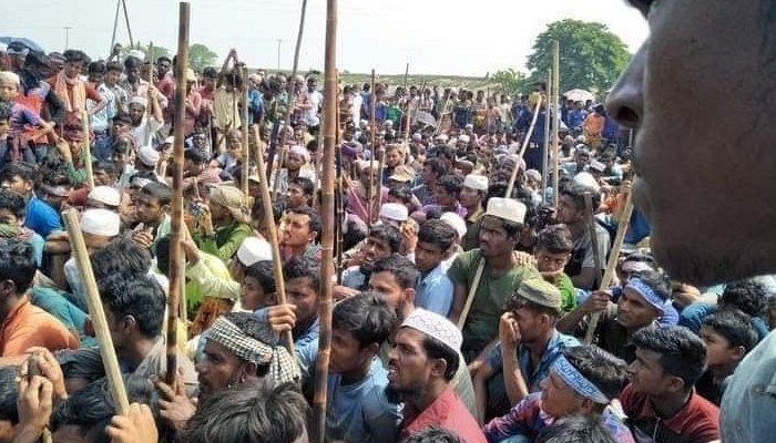 हिंदू गांव पर हमला: 80 घरों में मच गई चीख-पुकार, हाई-अलर्ट पर बांग्लादेश पुलिस