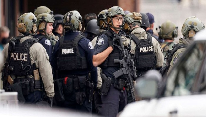 अमेरिका में हमलाः सुपरमार्ट में ताबड़तोड़ फायरिंग, पुलिस अधिकारी समेत 10 की मौत