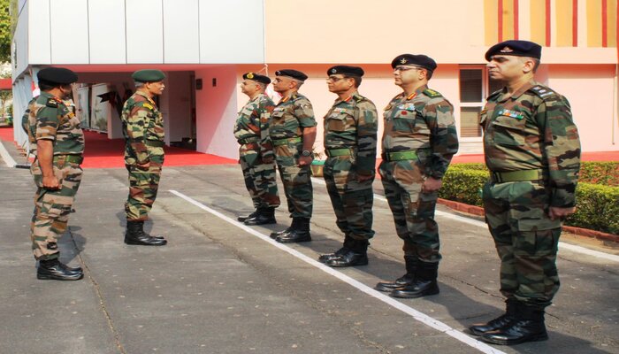 झांसी: ऑर्मी कमांडर बोले- वर्तमान की सुरक्षा चुनौतियों से निपटने को तैयार रहें