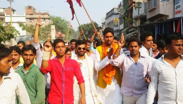 बलिया: चालान कटने पर नाराज बीजेपी नेता ने दिखाई दबंगई, वीडियो हुआ वायरल