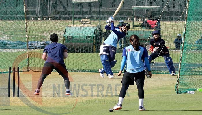 इकाना इंटरनेशनल क्रिकेट स्टेडियम में भारतीय महिला क्रिकेट टीम ने किया प्रैक्टिस, देखें तस्वीरें