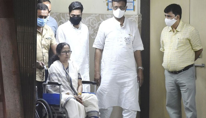 ममता बनर्जी को अस्पताल से मिली छुट्टी, डॉक्टरों ने बताया- कैसी है तबियत