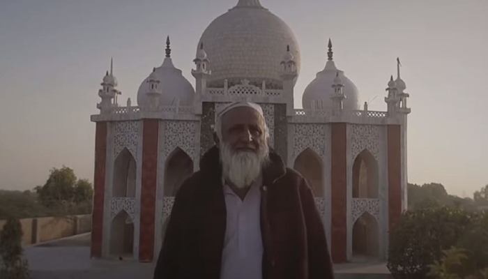 पाकिस्तान में बना ताजमहल, शाहजहां के बाद अब ये आशिक चर्चा में