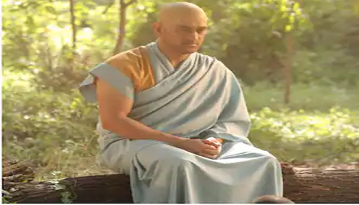 धोनी को क्या हो गया? बन गए बौद्ध भिक्षु, सोशल मीडिया पर वायरल हुई फोटो