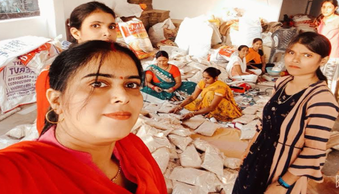 गोरखपुर: महिला उद्यमियों ने संभाली कामकाज की बागडोर, तो पतिदेव भी देने लगे साथ