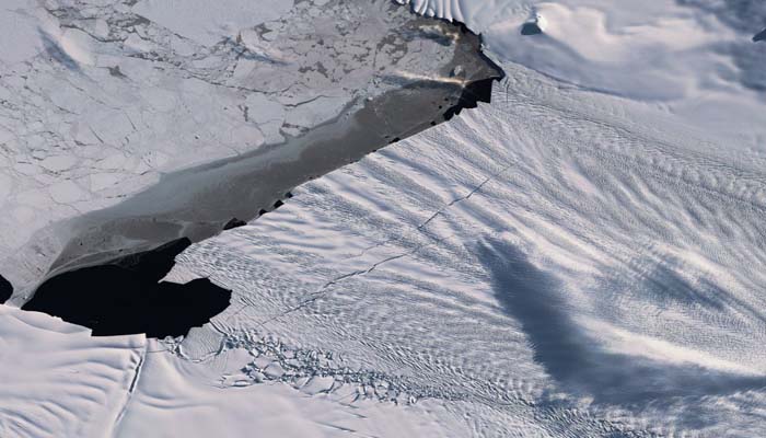 iceberg separated from glaciers-3