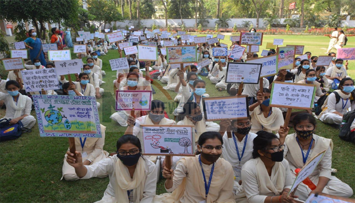 विश्व जल दिवस के अवसर पर नैशनल कॉलेज से निकाली गई जल बचाओ यात्रा, देखें तस्वीरें 